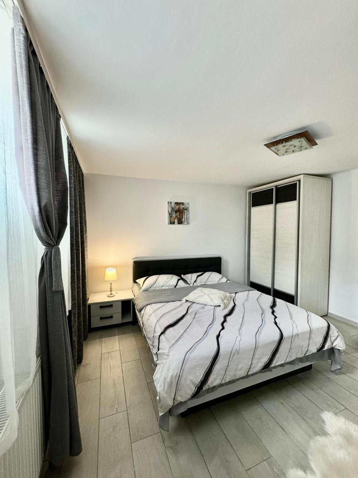 La Relax Appartement Braşov Buitenkant foto